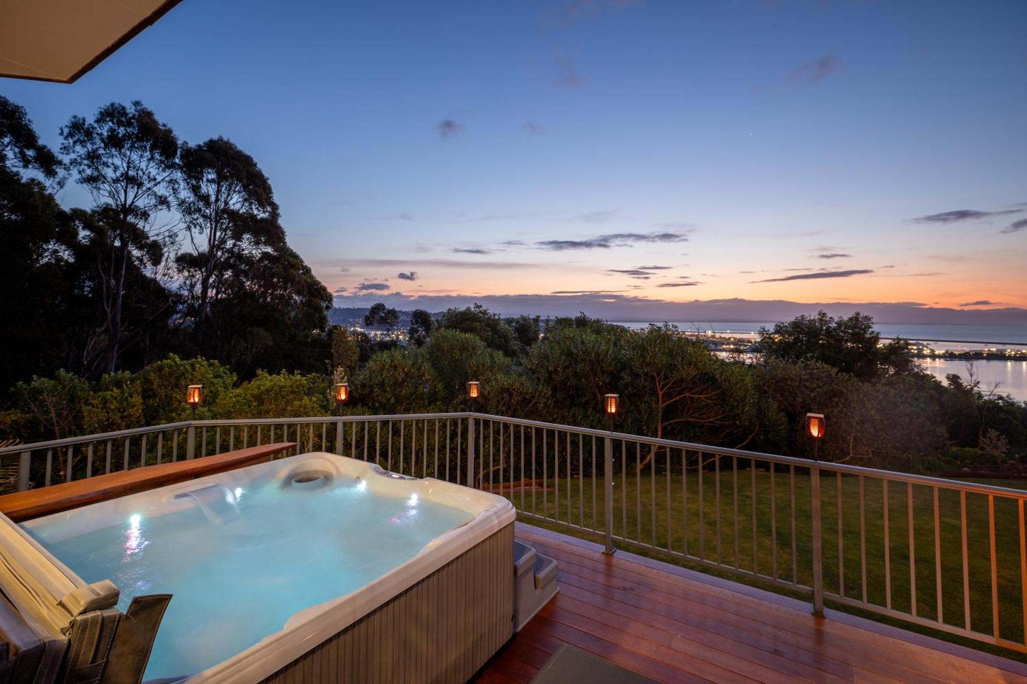 נלסון Twin Peaks Luxury Sea View Villa מראה חיצוני תמונה