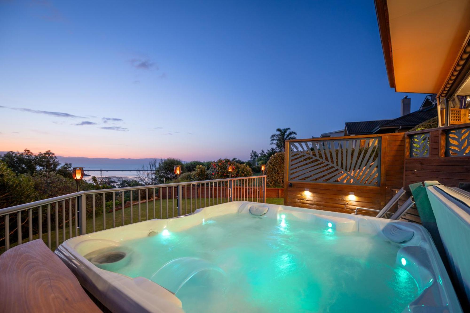 נלסון Twin Peaks Luxury Sea View Villa מראה חיצוני תמונה