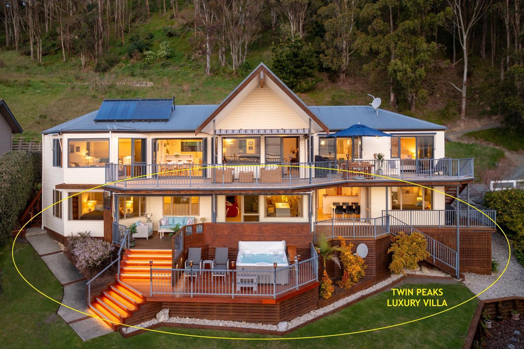 נלסון Twin Peaks Luxury Sea View Villa מראה חיצוני תמונה